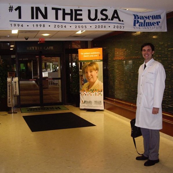 dr artur schmitt oftlamologista em curitiba bascom palmer eye institue miami
